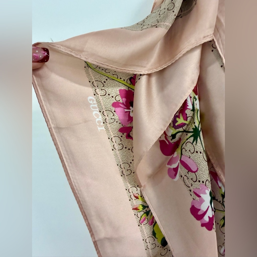 Square Scarf - Picture 6 of 7